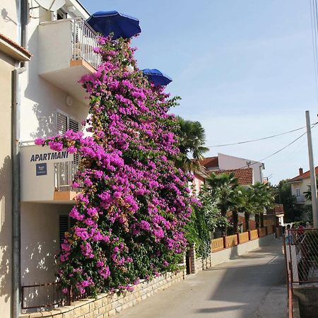 Apartments J&R Babara Biograd Na Moru Quarto foto