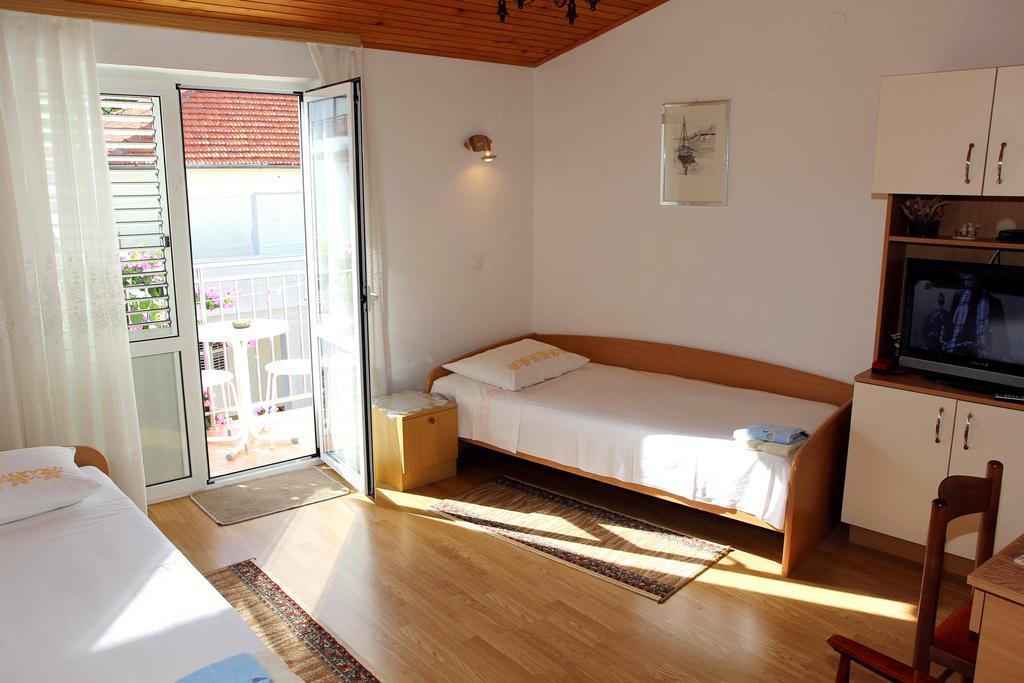 Apartments J&R Babara Biograd Na Moru Quarto foto