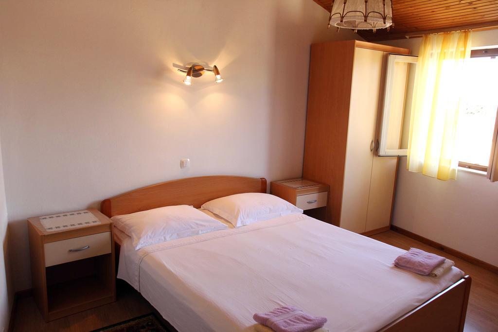 Apartments J&R Babara Biograd Na Moru Quarto foto